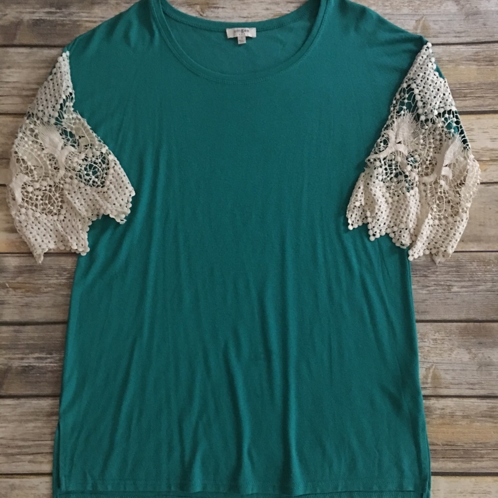 Umgee teal and lace top